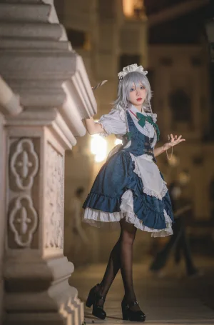 花柒Hana《星雨咲夜女仆》主题写真：9张全套美图