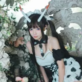 花柒Hana《能代女仆》主题写真：21张全套美图