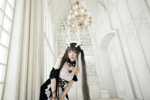 花柒Hana《能代女仆》主题写真：21张全套美图