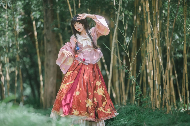 花柒Hana《蓬莱山辉夜》主题写真：11张全套美图