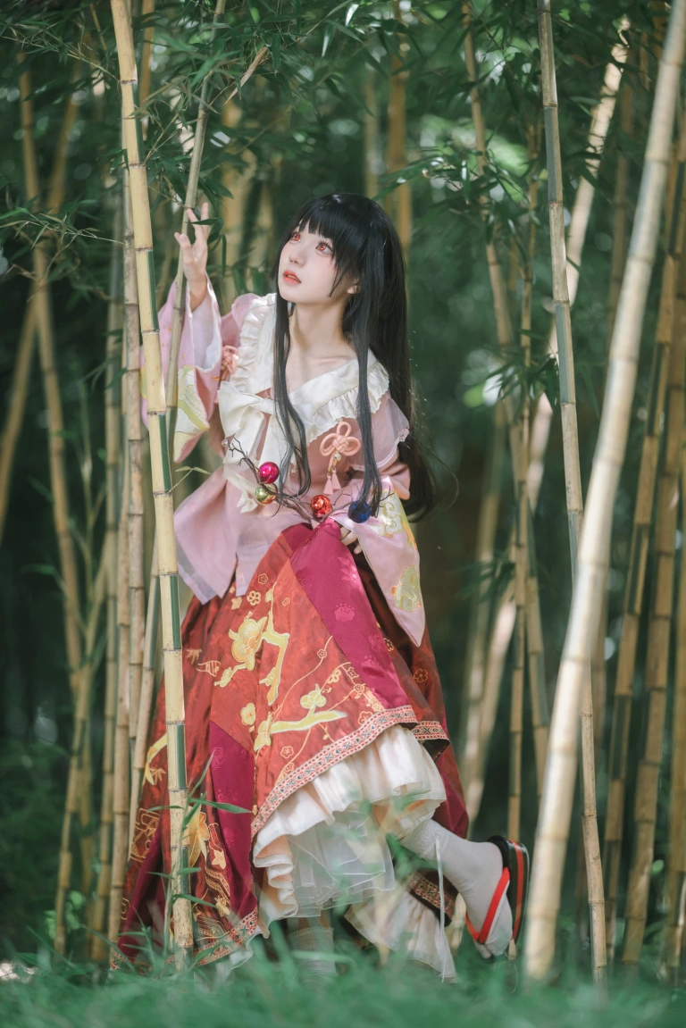 花柒Hana《蓬莱山辉夜》主题写真：11张全套美图
