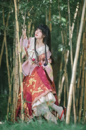 花柒Hana《蓬莱山辉夜》主题写真：11张全套美图