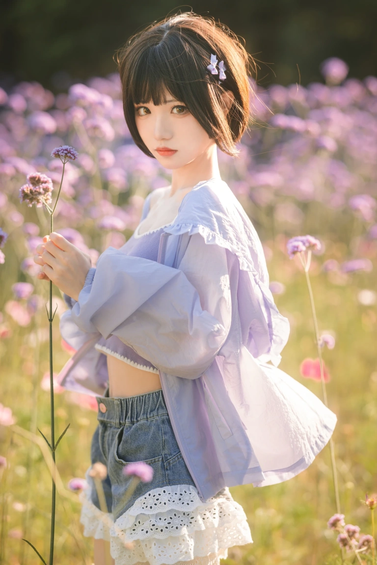 花柒Hana《马鞭草》主题写真：15张全套美图
