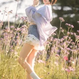 花柒Hana《马鞭草》主题写真：15张全套美图