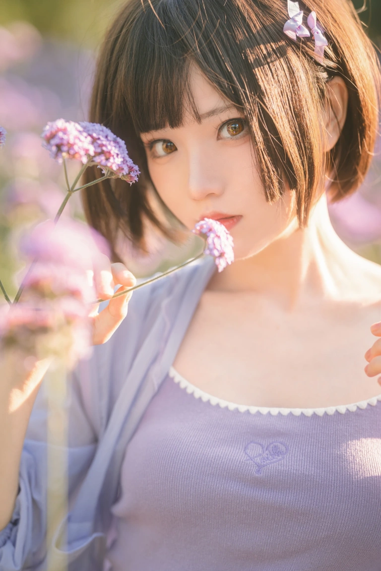 花柒Hana《马鞭草》主题写真：15张全套美图