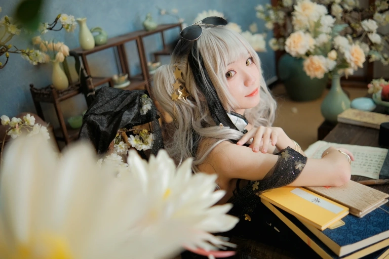 花柒Hana《食铁兽音律联觉》主题写真：22张全套美图