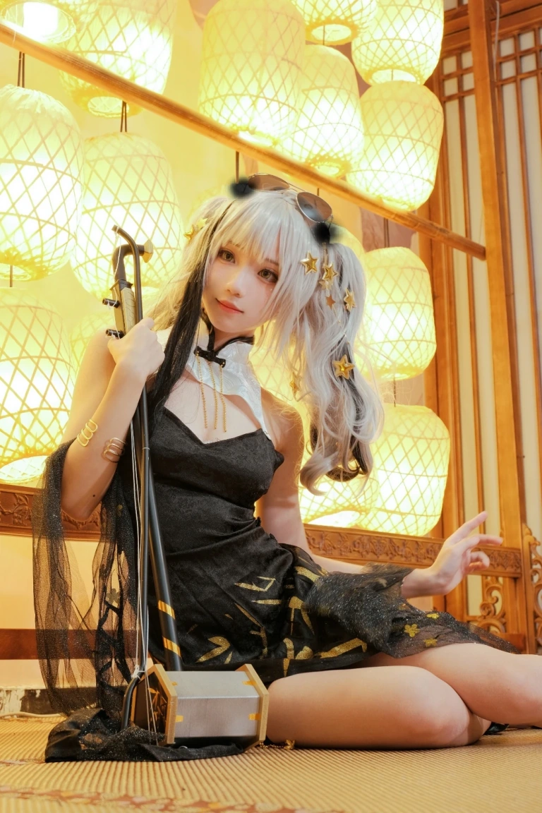 花柒Hana《食铁兽音律联觉》主题写真：22张全套美图
