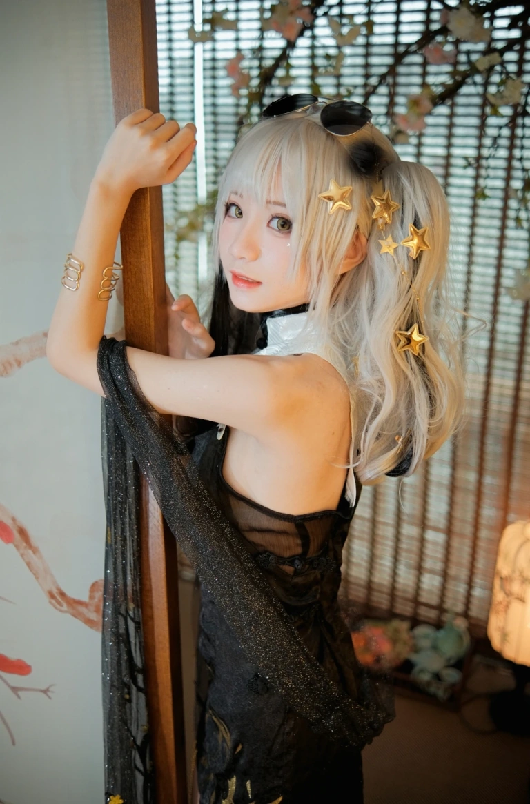 花柒Hana《食铁兽音律联觉》主题写真：22张全套美图