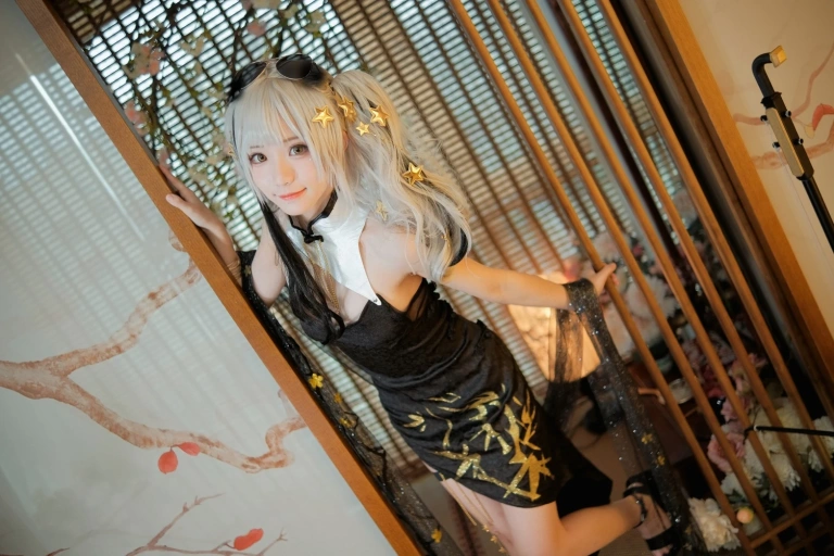 花柒Hana《食铁兽音律联觉》主题写真：22张全套美图