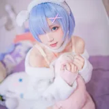 花柒Hana《蕾姆绵羊》主题写真：9张全套美图