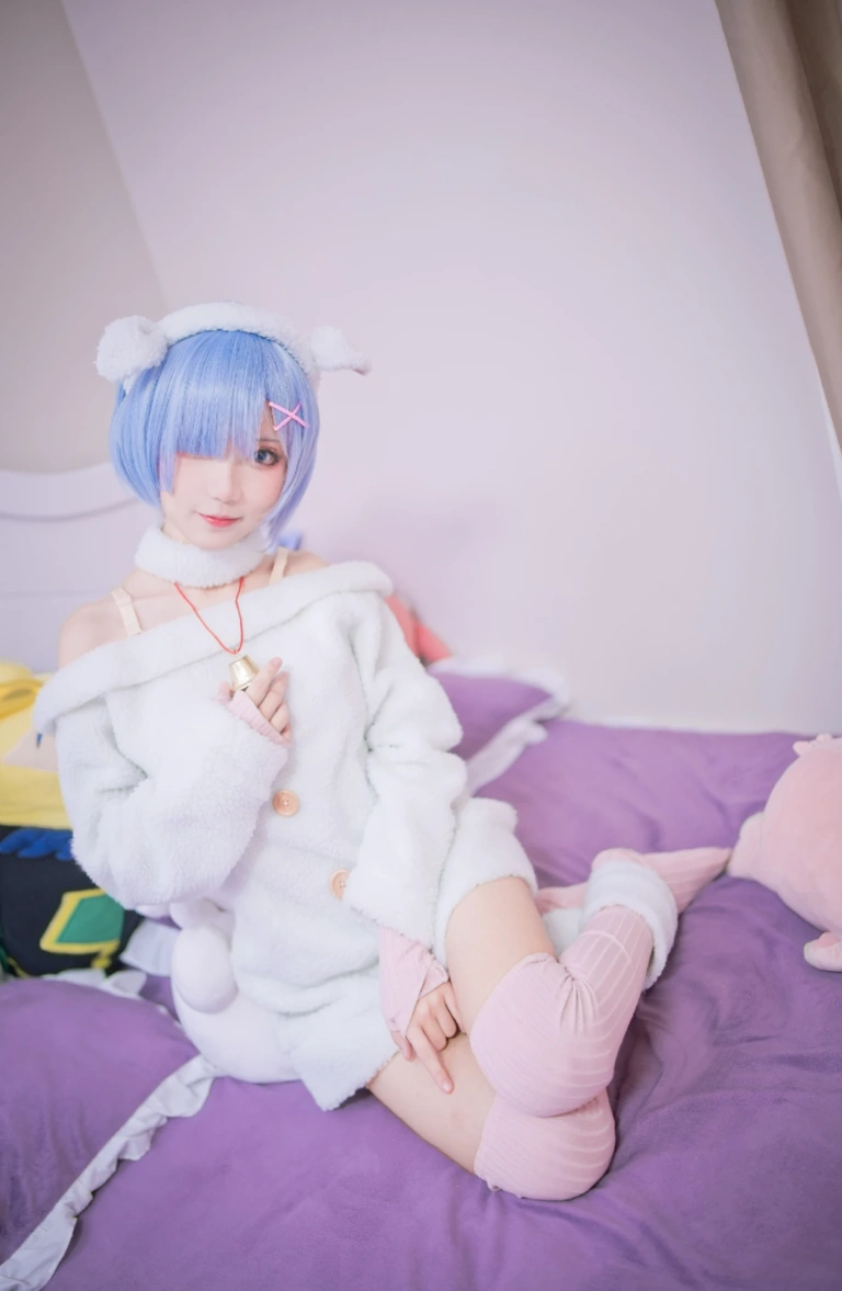花柒Hana《蕾姆绵羊》主题写真：9张全套美图