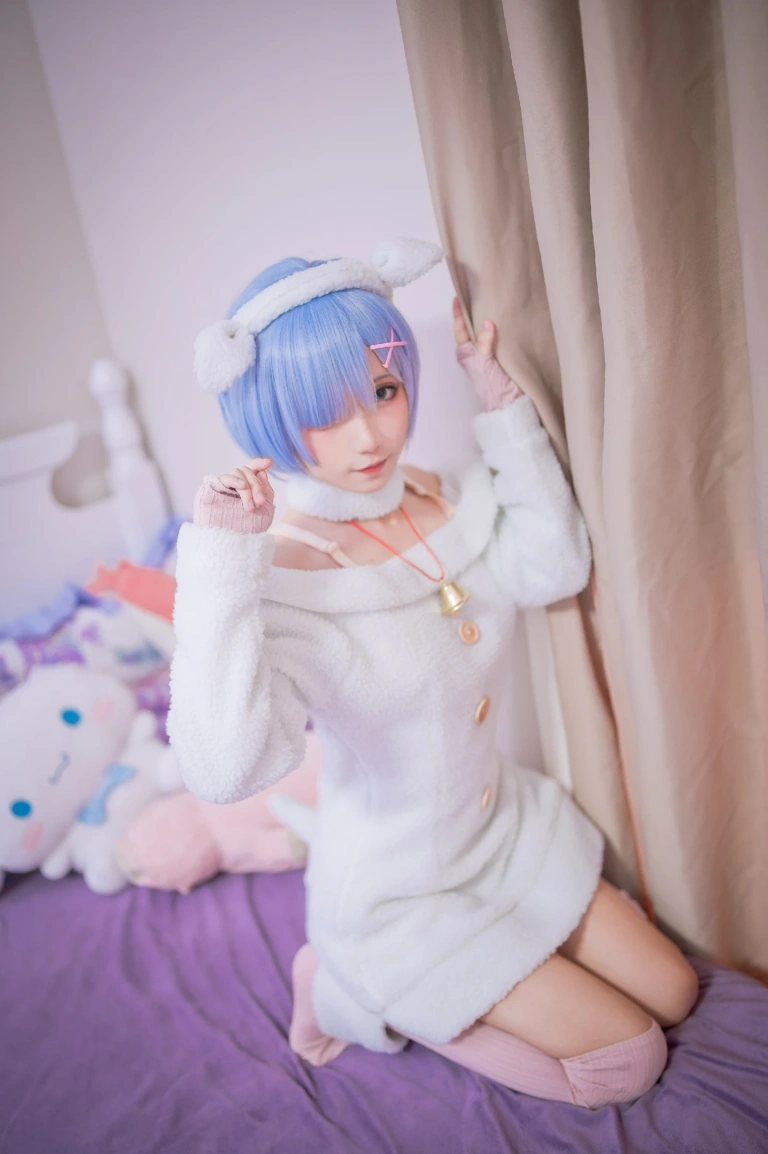 花柒Hana《蕾姆绵羊》主题写真：9张全套美图