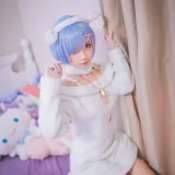 花柒Hana《蕾姆绵羊》主题写真：9张全套美图