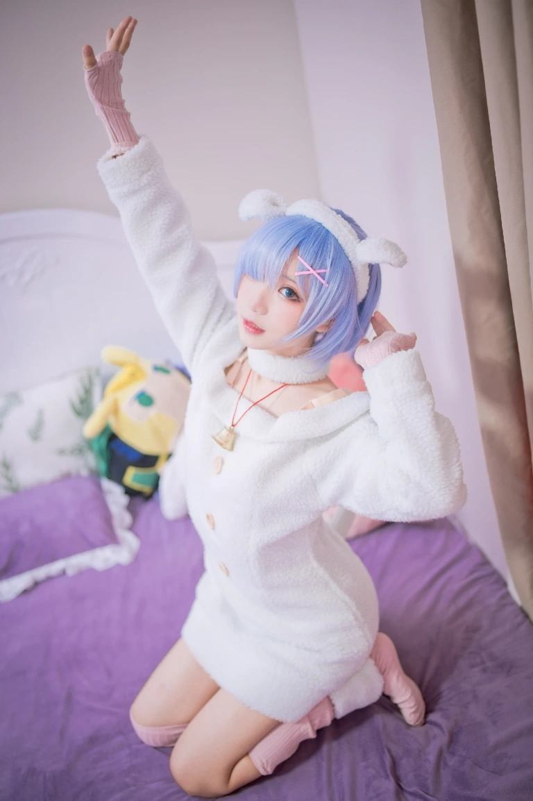 花柒Hana《蕾姆绵羊》主题写真：9张全套美图
