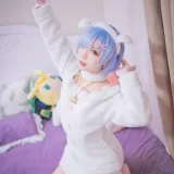 花柒Hana《蕾姆绵羊》主题写真：9张全套美图