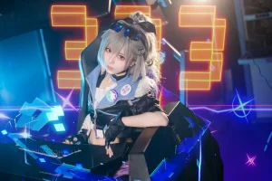 花柒Hana《崩坏 星穹铁道 银狼》主题写真：17张全套美图