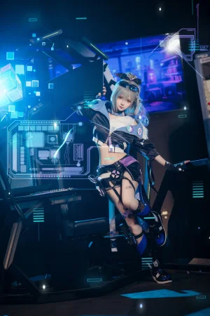 花柒Hana《崩坏 星穹铁道 银狼》主题写真：17张全套美图