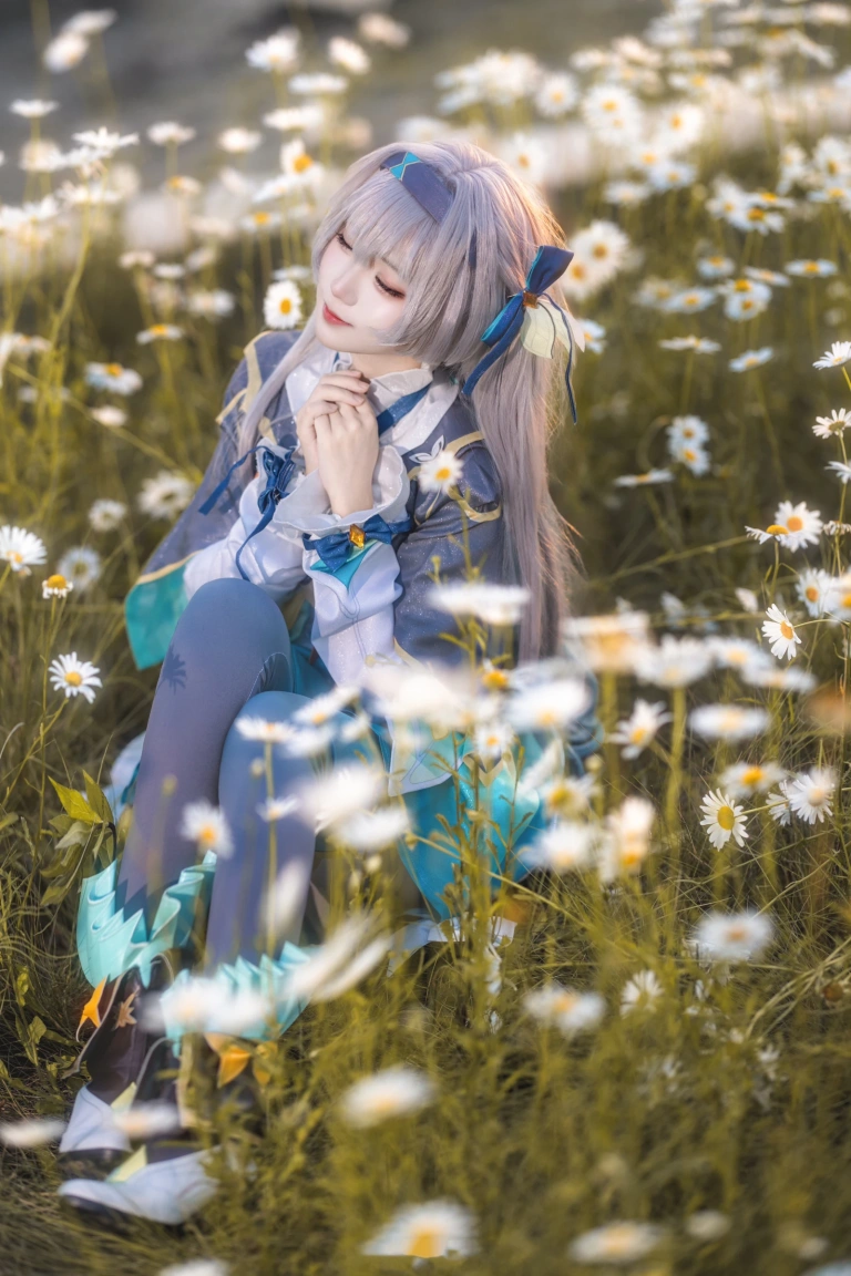 花柒Hana《崩坏 星穹铁道 流萤》主题写真：18张全套美图
