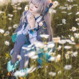 花柒Hana《崩坏 星穹铁道 流萤》主题写真：18张全套美图