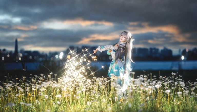 花柒Hana《崩坏 星穹铁道 流萤》主题写真：18张全套美图