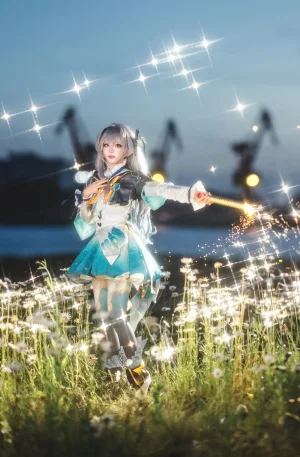 花柒Hana《崩坏 星穹铁道 流萤》主题写真：18张全套美图