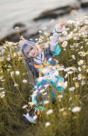 花柒Hana《崩坏 星穹铁道 流萤》主题写真：18张全套美图