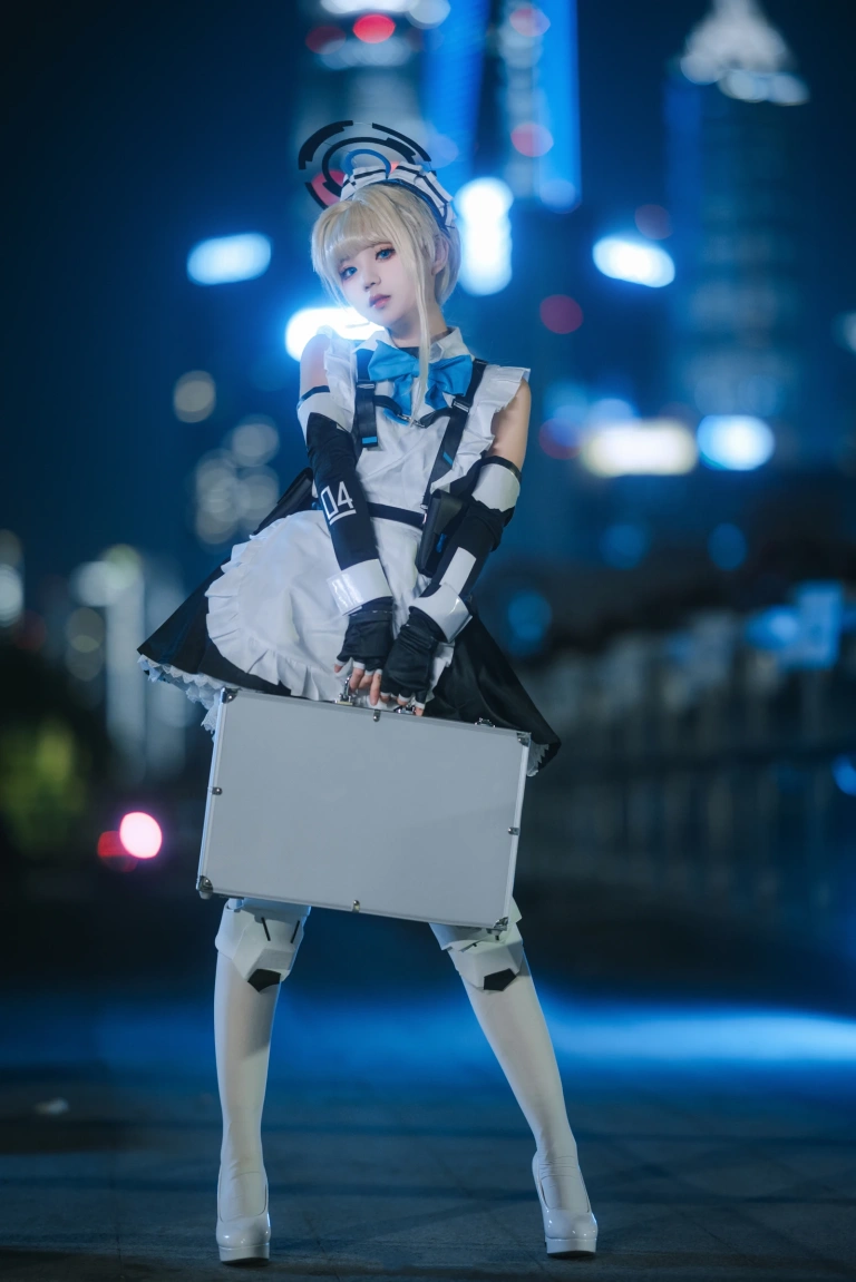 花柒Hana《蔚蓝档案 飞鸟马时》主题写真：15张全套美图