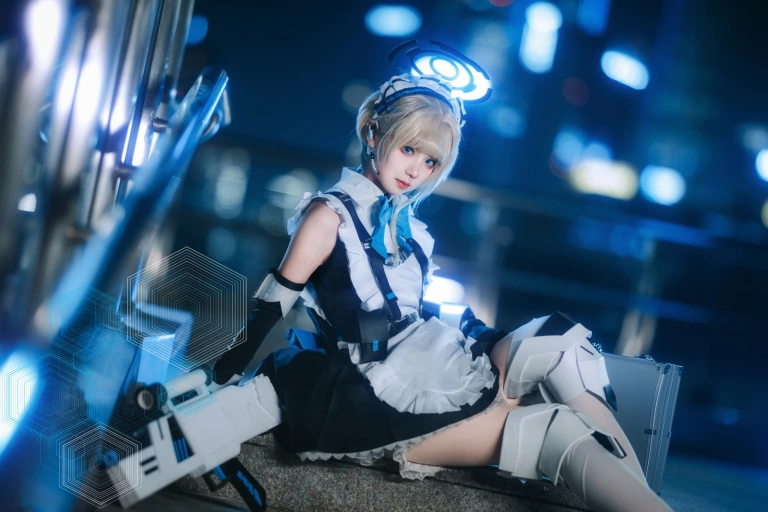 花柒Hana《蔚蓝档案 飞鸟马时》主题写真：15张全套美图