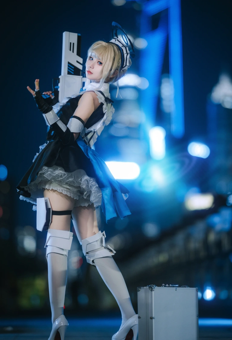 花柒Hana《蔚蓝档案 飞鸟马时》主题写真：15张全套美图