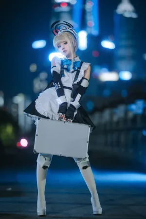 花柒Hana《蔚蓝档案 飞鸟马时》主题写真：15张全套美图