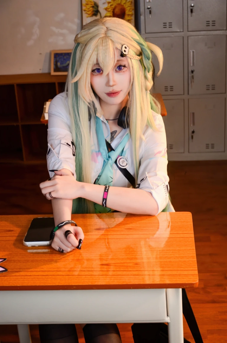 叉烧hibiki《鸣潮 琳奈》主题写真：137张全套美图，含7个视频