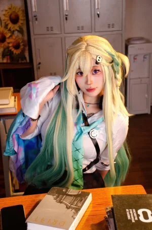 叉烧hibiki《鸣潮 琳奈》主题写真：137张全套美图，含7个视频