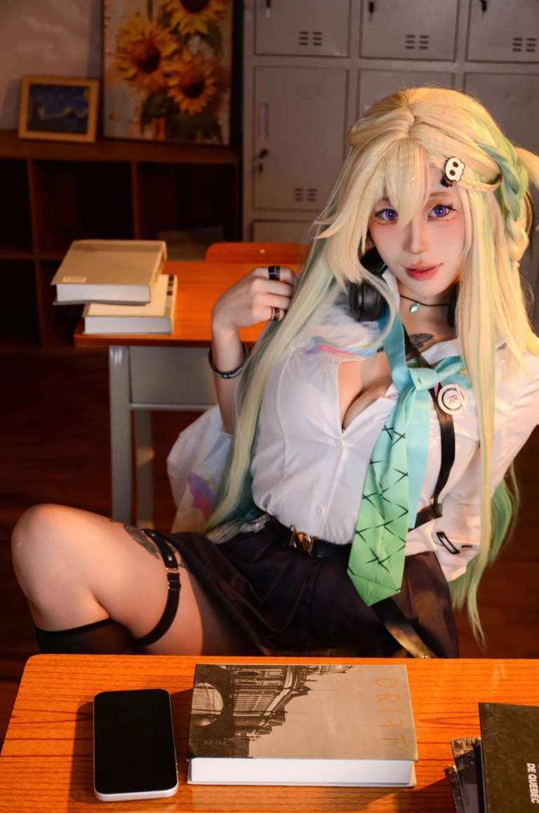 叉烧hibiki《鸣潮 琳奈》主题写真：137张全套美图，含7个视频