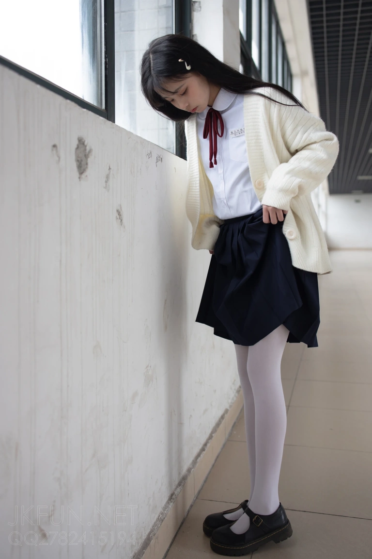 森萝财团《JKFUN-001 甜米》主题写真：104张全套美图，含1个视频
