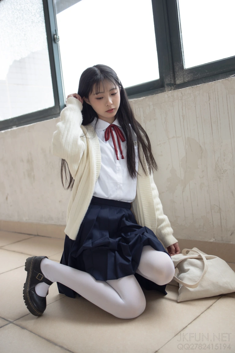 森萝财团《JKFUN-001 甜米》主题写真：104张全套美图，含1个视频