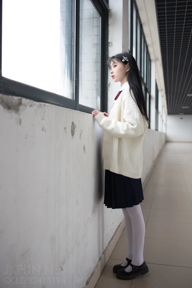 森萝财团《JKFUN-001 甜米》主题写真：104张全套美图，含1个视频