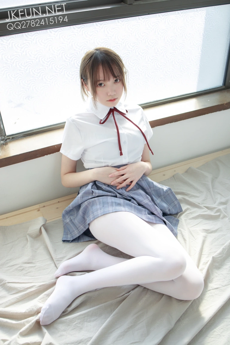 森萝财团《JKFUN-002 《踩蛋糕》 Aika》主题写真：230张全套美图，含1个视频