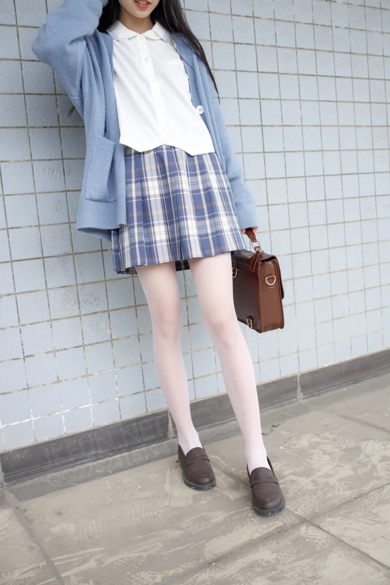 森萝财团《JKFUN-003 甜米》主题写真：150张全套美图，含1个视频