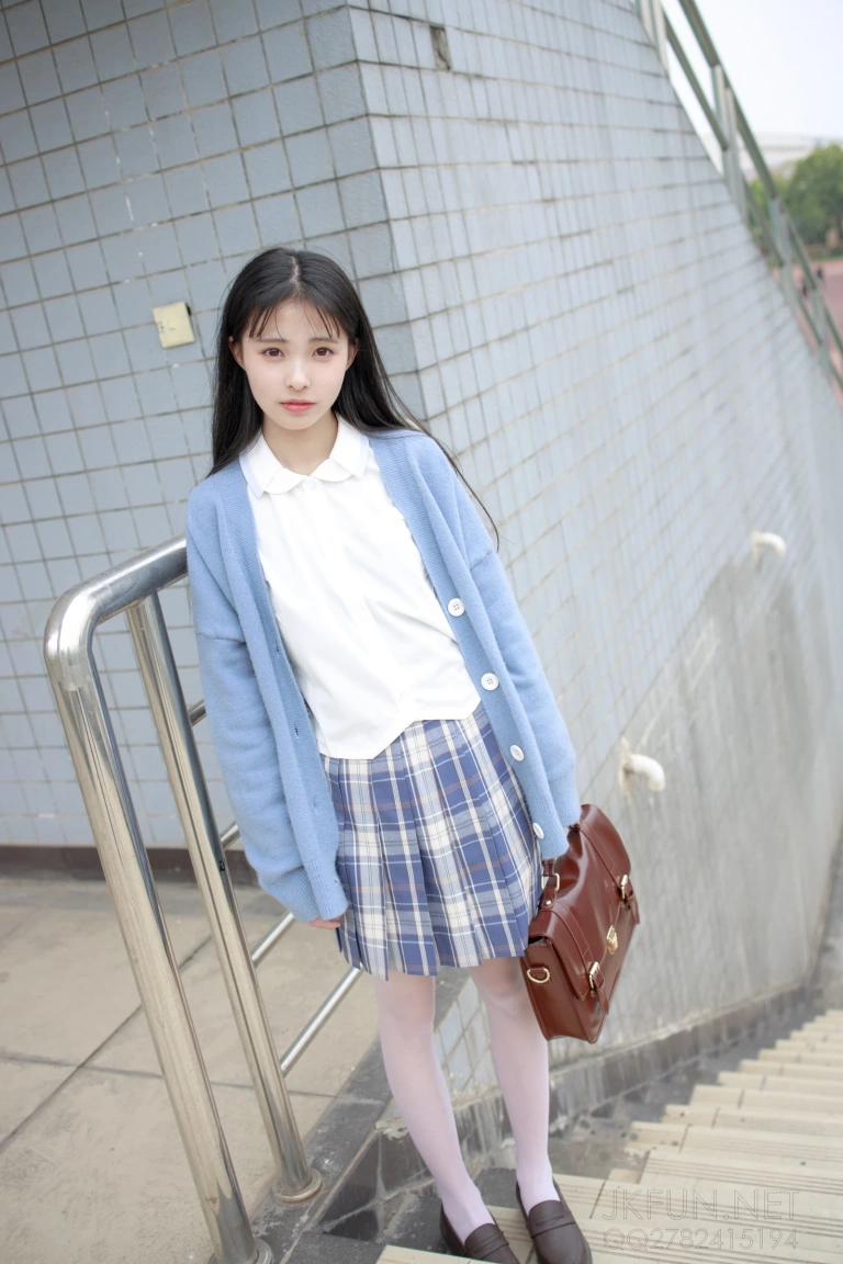 森萝财团《JKFUN-003 甜米》主题写真：150张全套美图，含1个视频