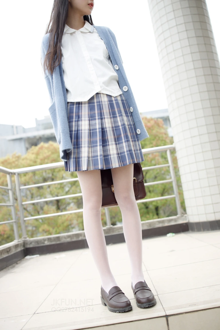 森萝财团《JKFUN-003 甜米》主题写真：150张全套美图，含1个视频