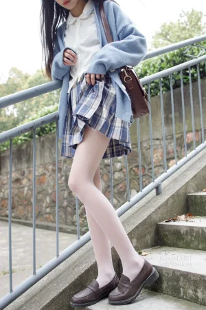 森萝财团《JKFUN-003 甜米》主题写真：150张全套美图，含1个视频