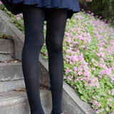 森萝财团《JKFUN-006 80D黑丝 户外水边 Aika》主题写真：140张全套美图，含1个视频