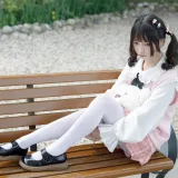 森萝财团《JKFUN-007 80D白丝 默陌》主题写真：126张全套美图，含1个视频