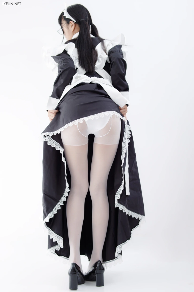森萝财团《JKFUN-017 15D超薄白丝 小梓》主题写真：127张全套美图，含1个视频