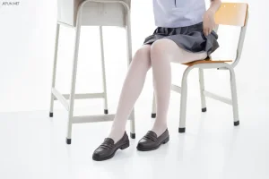 森萝财团《JKFUN-018 15D超薄白丝 小青》主题写真：108张全套美图，含1个视频