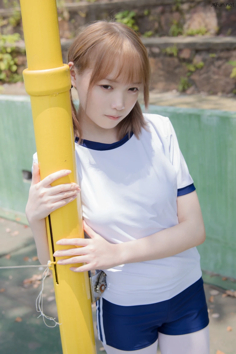 森萝财团《JKFUN-019 《外景体操服》 80D白丝 Aika》主题写真：139张全套美图，含1个视频