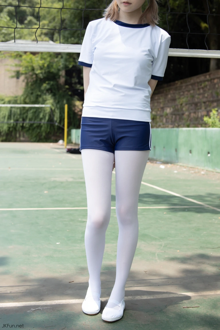 森萝财团《JKFUN-019 《外景体操服》 80D白丝 Aika》主题写真：139张全套美图，含1个视频