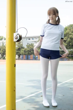 森萝财团《JKFUN-019 《外景体操服》 80D白丝 Aika》主题写真：139张全套美图，含1个视频
