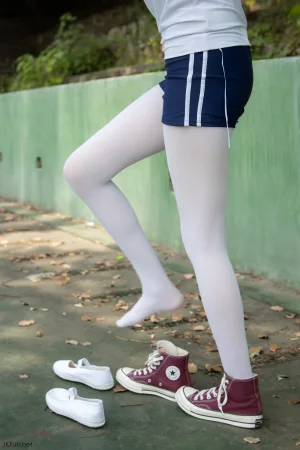 森萝财团《JKFUN-019 《外景体操服》 80D白丝 Aika》主题写真：139张全套美图，含1个视频