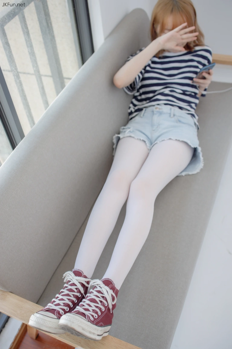 森萝财团《JKFUN-020 80D白丝 Aika》主题写真：98张全套美图，含1个视频
